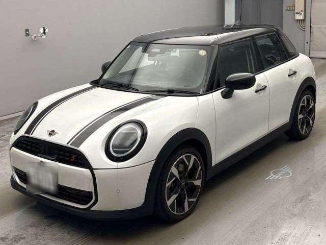 2024 MINI Hatch Cooper S Classic Trim - photo 1 2024 MINI Hatch Cooper S Classic Trim White Sedan for sale, Japanese used car export - photo 1 of 13 | GULJI TRADERS