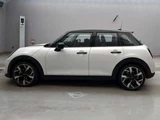 2024 MINI Hatch Cooper S Classic Trim White Sedan for sale, Japanese used car export - photo 5 of 13 | GULJI TRADERS