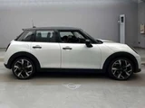 2024 MINI Hatch Cooper S Classic Trim White Sedan for sale, Japanese used car export - photo 6 of 13 | GULJI TRADERS