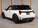 2024 MINI Hatch Cooper S 3-door DCT White Sedan for sale, Japanese used car export - photo 2 of 18 | GULJI TRADERS
