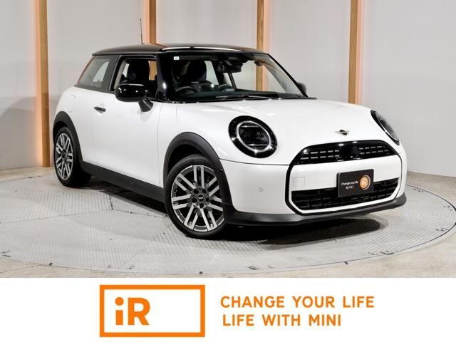 2024 MINI Hatch Cooper C 3-door DCT - photo 1 2024 MINI Hatch Cooper C 3-door DCT White Sedan for sale, Japanese used car export - photo 1 of 18 | GULJI TRADERS