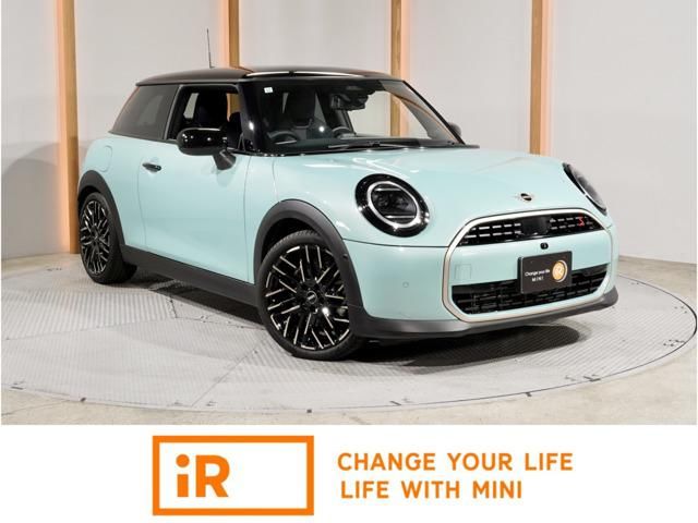 2024 MINI Hatch Cooper S 3-door DCT - photo 1 2024 MINI Hatch Cooper S 3-door DCT Green Sedan for sale, Japanese used car export - photo 1 of 18 | GULJI TRADERS