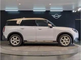 2024 MINI Hatch White Sedan for sale, Japanese used car export - photo 8 of 9 | GULJI TRADERS