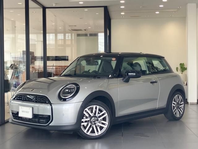 2024 MINI Hatch Cooper Classic Trim - photo 1 2024 MINI Hatch Cooper Classic Trim Other Sedan for sale, Japanese used car export - photo 1 of 9 | GULJI TRADERS