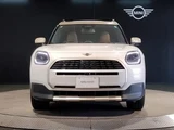 2024 MINI Hatch Countryman D Favourite White SUV for sale, Japanese used car export - photo 4 of 9 | GULJI TRADERS