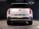 2024 MINI Hatch Countryman D Favourite White SUV for sale, Japanese used car export - photo 5 of 9 | GULJI TRADERS