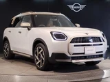 2024 MINI Hatch Countryman D Favourite White SUV for sale, Japanese used car export - photo 6 of 9 | GULJI TRADERS