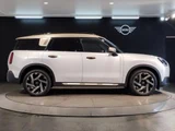 2024 MINI Hatch Countryman D Favourite White SUV for sale, Japanese used car export - photo 8 of 9 | GULJI TRADERS