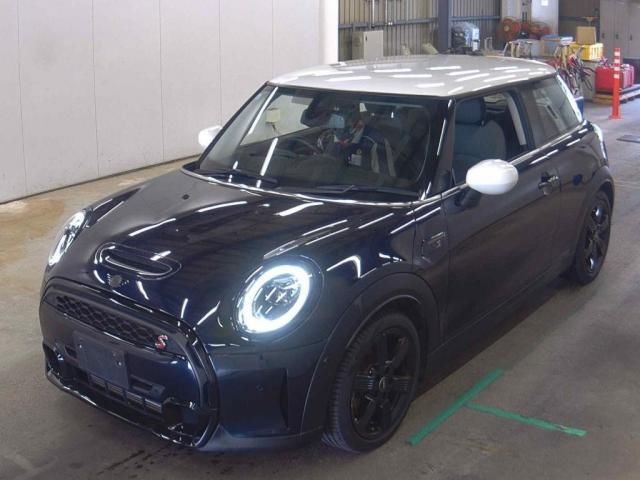2024 MINI Hatch - photo 1 2024 MINI Hatch Black Sedan for sale, Japanese used car export - photo 1 of 9 | GULJI TRADERS