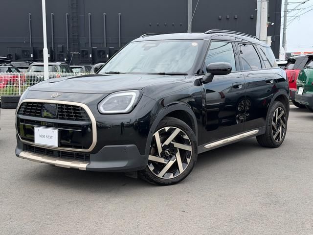 2024 MINI Hatch - photo 1 2024 MINI Hatch Black Sedan for sale, Japanese used car export - photo 1 of 8 | GULJI TRADERS