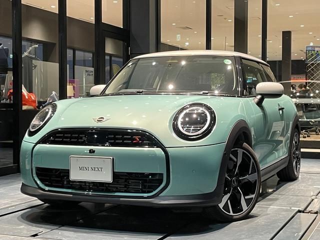2024 MINI Hatch Cooper S Classic Trim - photo 1 2024 MINI Hatch Cooper S Classic Trim Other Sedan for sale, Japanese used car export - photo 1 of 9 | GULJI TRADERS