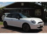 2024 MINI Hatch Cooper SE Favorite Trim Pearl Sedan for sale, Japanese used car export - photo 1 of 9 | GULJI TRADERS