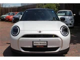 2024 MINI Hatch Cooper SE Favorite Trim Pearl Sedan for sale, Japanese used car export - photo 4 of 9 | GULJI TRADERS