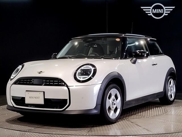 2024 MINI Hatch - photo 1 2024 MINI Hatch Other Sedan for sale, Japanese used car export - photo 1 of 9 | GULJI TRADERS