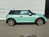 2024 MINI Hatch Cooper C Favorite Trim Other Sedan for sale, Japanese used car export - photo 7 of 9 | GULJI TRADERS