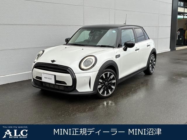 2024 MINI Hatch Cooper Camden Edition White Sedan for sale, Japanese used car export | GULJI TRADERS