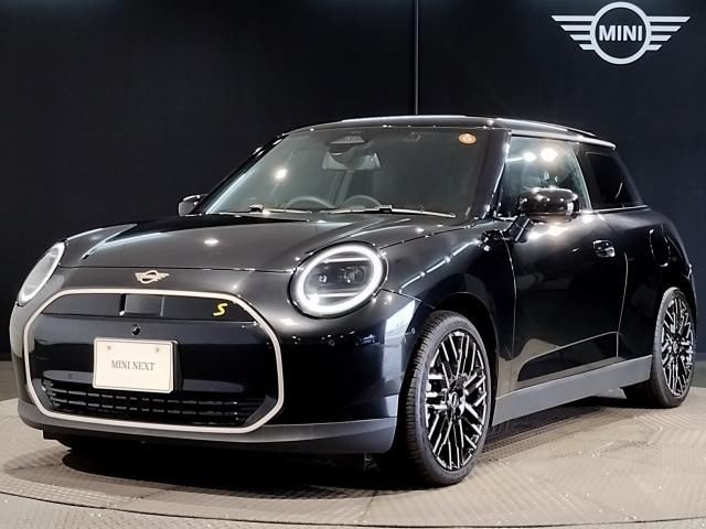 2024 MINI Hatch Cooper SE Favorite Trim Other Sedan for sale, Japanese used car export - photo 1 of 9 | GULJI TRADERS