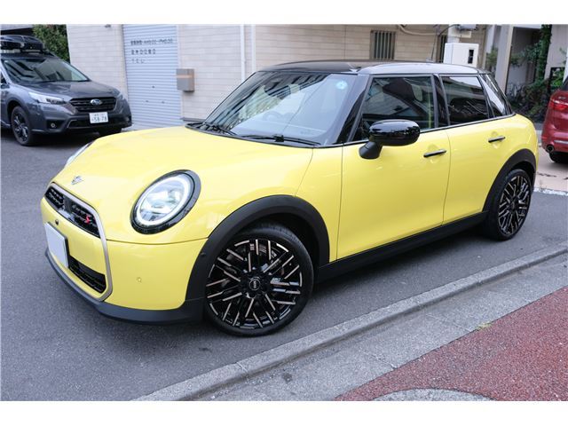 2025 MINI Hatch Cooper S M Package F Trim - photo 1 2025 MINI Hatch Cooper S M Package F Trim Yellow Sedan for sale, Japanese used car export - photo 1 of 27 | GULJI TRADERS