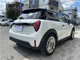 2025 MINI Hatch Cooper C Favourite Trim Pearl Sedan for sale, Japanese used car export - photo 2 of 71 | GULJI TRADERS