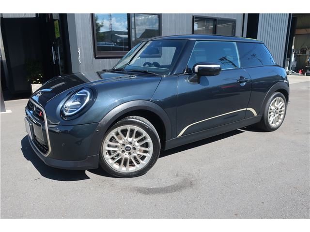 2025 MINI Hatch Cooper S Apple CarPlay compatible navigation Leather seats Other Sedan for sale, Japanese used car export | GULJI TRADERS