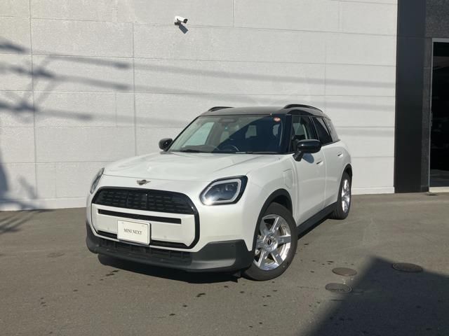 2025 MINI Hatch Countryman E Classic Trim White SUV for sale, Japanese used car export - photo 1 of 9 | GULJI TRADERS