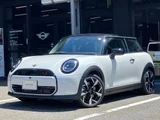 2025 MINI Hatch Cooper S Classic Trim White Sedan for sale, Japanese used car export - photo 1 of 9 | GULJI TRADERS