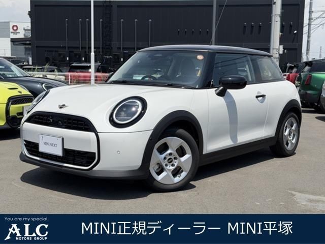 2025 MINI Hatch Cooper C Classic Trim - photo 1 2025 MINI Hatch Cooper C Classic Trim Other Sedan for sale, Japanese used car export - photo 1 of 9 | GULJI TRADERS