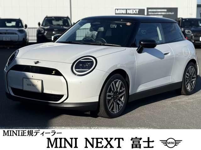 2025 MINI Hatch Cooper SE Classic Trim - photo 1 2025 MINI Hatch Cooper SE Classic Trim Other Sedan for sale, Japanese used car export - photo 1 of 9 | GULJI TRADERS