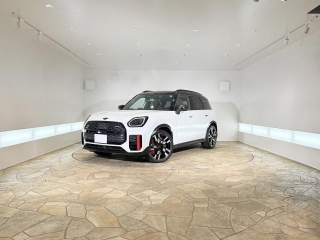2025 MINI Hatch Countryman SE All 4 JCW White SUV for sale, Japanese used car export - photo 1 of 9 | GULJI TRADERS