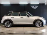 2025 MINI Hatch Cooper C Classic Trim Other Sedan for sale, Japanese used car export - photo 8 of 9 | GULJI TRADERS