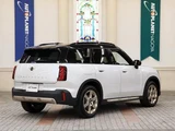 2025 MINI Hatch Countryman D Favourite White SUV for sale, Japanese used car export - photo 2 of 9 | GULJI TRADERS