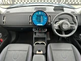 2025 MINI Hatch Countryman D Classic Trim Other SUV for sale, Japanese used car export - photo 5 of 9 | GULJI TRADERS