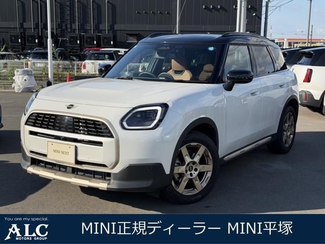2025 MINI Hatch Countryman C Favourite - photo 1 2025 MINI Hatch Countryman C Favourite Other SUV for sale, Japanese used car export - photo 1 of 9 | GULJI TRADERS