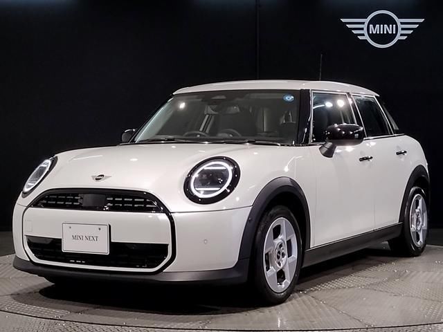 2025 MINI Hatch Cooper C Classic Trim White Sedan for sale, Japanese used car export - photo 1 of 9 | GULJI TRADERS
