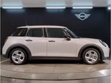 2025 MINI Hatch Cooper C Classic Trim White Sedan for sale, Japanese used car export - photo 8 of 9 | GULJI TRADERS