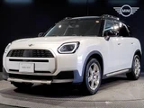 2025 MINI Hatch Countryman D Favourite White SUV for sale, Japanese used car export - photo 1 of 9 | GULJI TRADERS