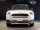 2025 MINI Hatch Countryman D Favourite White SUV for sale, Japanese used car export - photo 4 of 9 | GULJI TRADERS