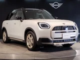 2025 MINI Hatch Countryman D Favourite White SUV for sale, Japanese used car export - photo 6 of 9 | GULJI TRADERS