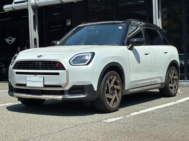 2025 MINI Hatch Countryman S All 4 Favourite - photo 1 2025 MINI Hatch Countryman S All 4 Favourite White SUV for sale, Japanese used car export - photo 1 of 9 | GULJI TRADERS