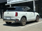 2025 MINI Hatch Countryman S All 4 Favourite White SUV for sale, Japanese used car export - photo 3 of 9 | GULJI TRADERS