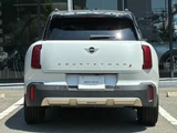 2025 MINI Hatch Countryman S All 4 Favourite White SUV for sale, Japanese used car export - photo 5 of 9 | GULJI TRADERS