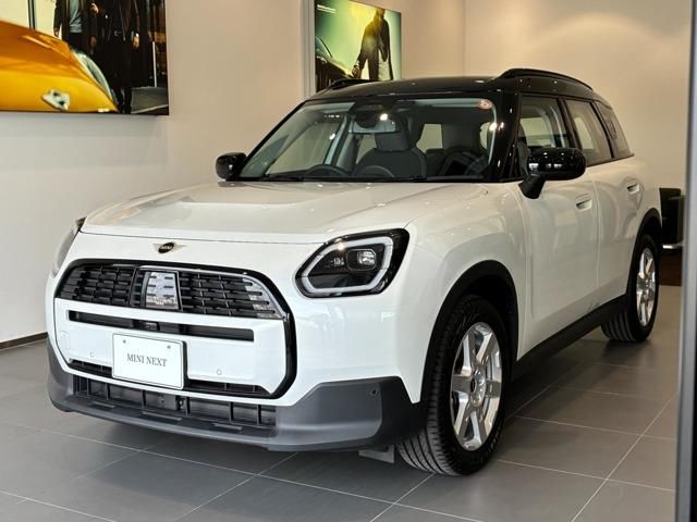 2025 MINI Hatch Countryman D - photo 1 2025 MINI Hatch Countryman D Other SUV for sale, Japanese used car export - photo 1 of 9 | GULJI TRADERS