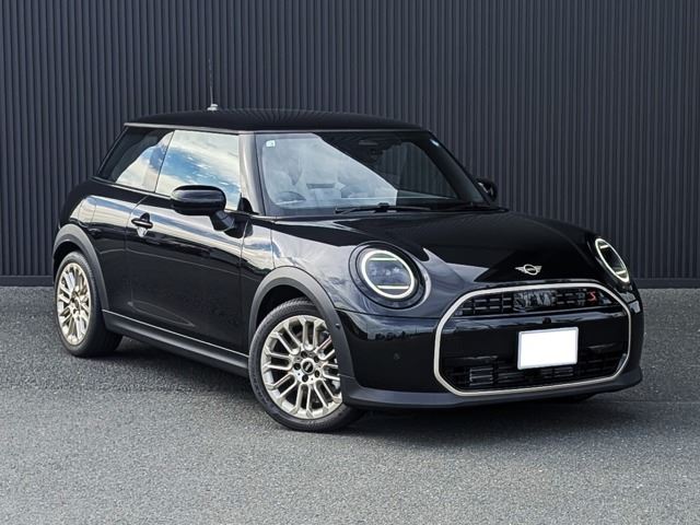 2026 MINI Hatch Cooper S 3-door DCT Black Sedan for sale, Japanese used car export - photo 1 of 24 | GULJI TRADERS