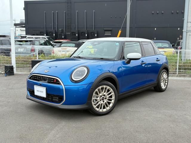 2026 MINI Hatch Cooper S Favorite Trim - photo 1 2026 MINI Hatch Cooper S Favorite Trim Other Sedan for sale, Japanese used car export | GULJI TRADERS