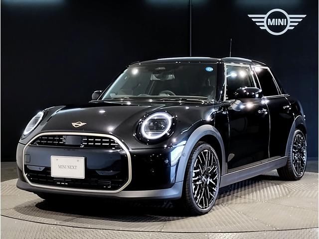 2026 MINI Hatch Cooper C 5-door DCT Black Sedan for sale, Japanese used car export - photo 1 of 9 | GULJI TRADERS