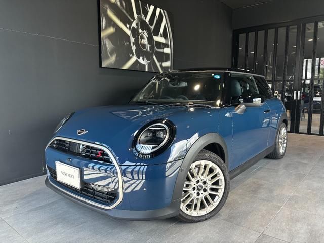 2026 MINI Hatch Cooper S Favorite Trim - photo 1 2026 MINI Hatch Cooper S Favorite Trim Other Sedan for sale, Japanese used car export | GULJI TRADERS