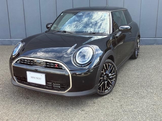 2026 MINI Hatch Cooper S Favorite Trim - photo 1 2026 MINI Hatch Cooper S Favorite Trim Other Sedan for sale, Japanese used car export | GULJI TRADERS