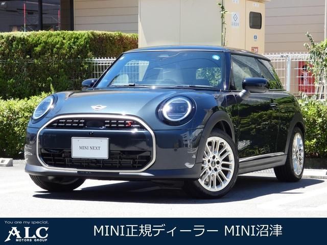 2026 MINI Hatch Cooper S Favorite Trim Other Sedan for sale, Japanese used car export - photo 1 of 9 | GULJI TRADERS
