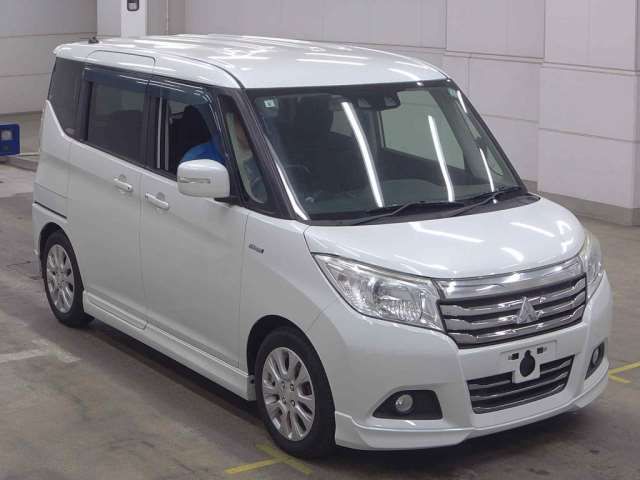 2019 Mitsubishi Delica D:2 Hybrid MZ 4WD - photo 1 2019 Mitsubishi Delica D:2 Hybrid MZ 4WD Sedan for sale, Japanese used car export - photo 1 of 3 | GULJI TRADERS