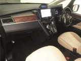 2019 Mitsubishi Delica D:5 4WD P Sedan for sale, Japanese used car export - photo 4 of 12 | GULJI TRADERS